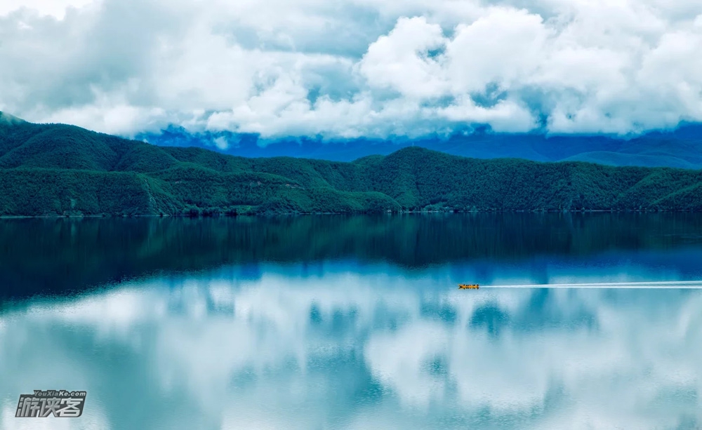 清明的泸沽湖就是这么美
